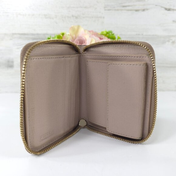 FURLA Designer Genuine Leather ZIP-AROUND Wallet Beige Cream Gold Tone Hardware. - Picture 3 of 16